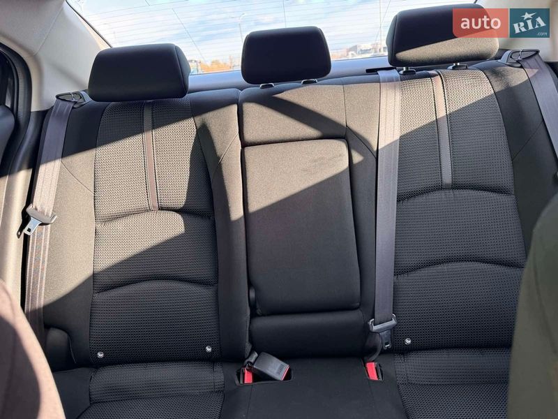 Седан Mazda 3 2017 в Харькове