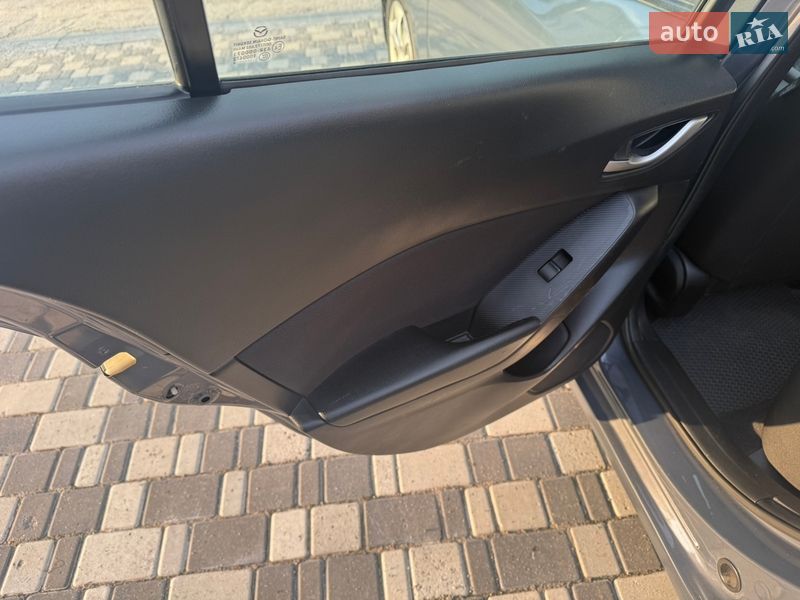 Седан Mazda 3 2014 в Києві