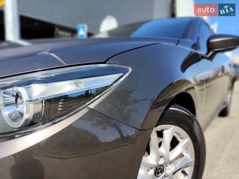 Седан Mazda 3 2017 в Киеве