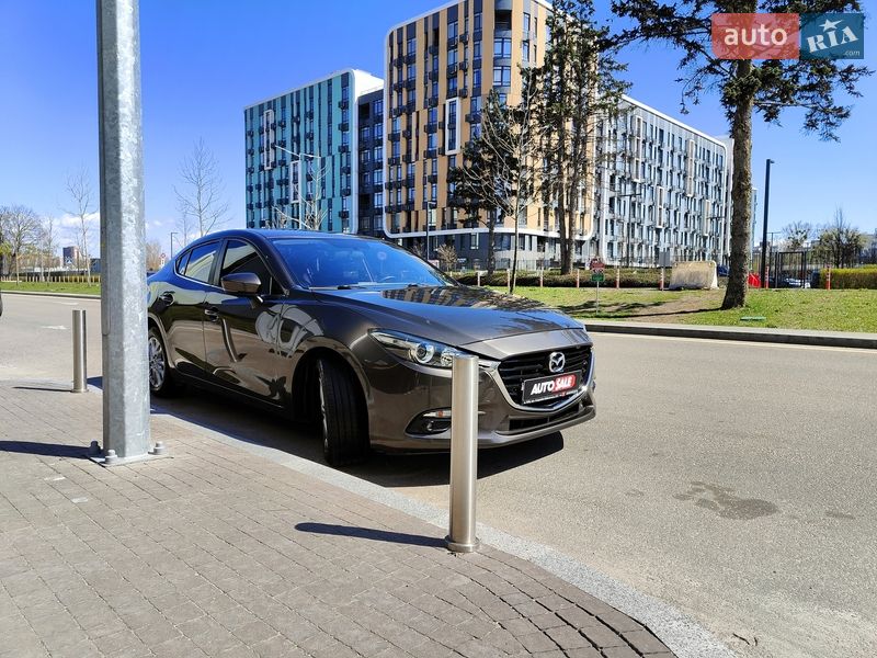 Седан Mazda 3 2017 в Киеве