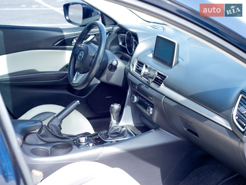 Хетчбек Mazda 3 2015 в Івано-Франківську