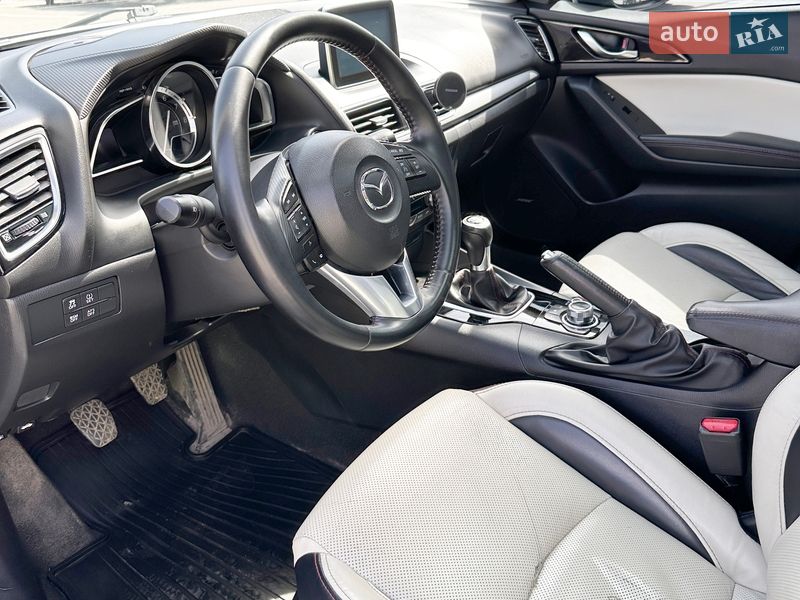 Хетчбек Mazda 3 2015 в Івано-Франківську