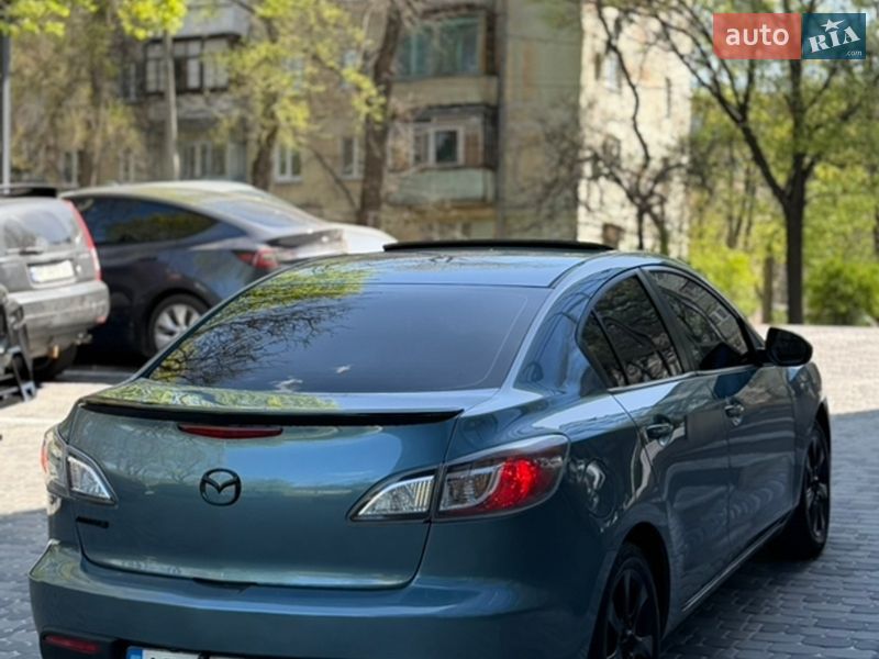 Седан Mazda 3 2010 в Запорожье