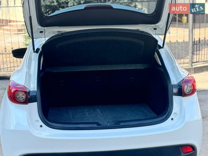 Хэтчбек Mazda 3 2016 в Виннице фото 11 Хэтчбек Mazda 3 2016 в Виннице