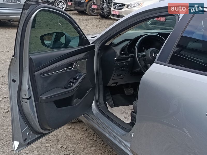 Седан Mazda 3 2019 в Луцке