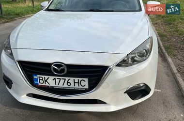 Седан Mazda 3 2015 в Ровно