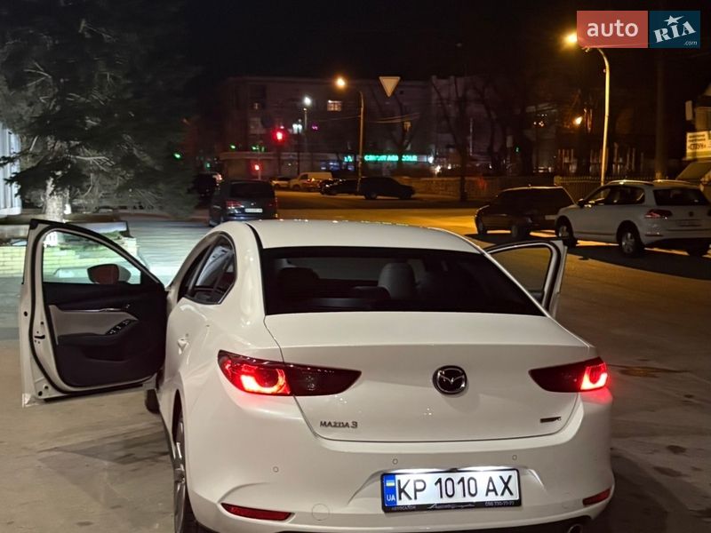 Седан Mazda 3 2019 в Киеве