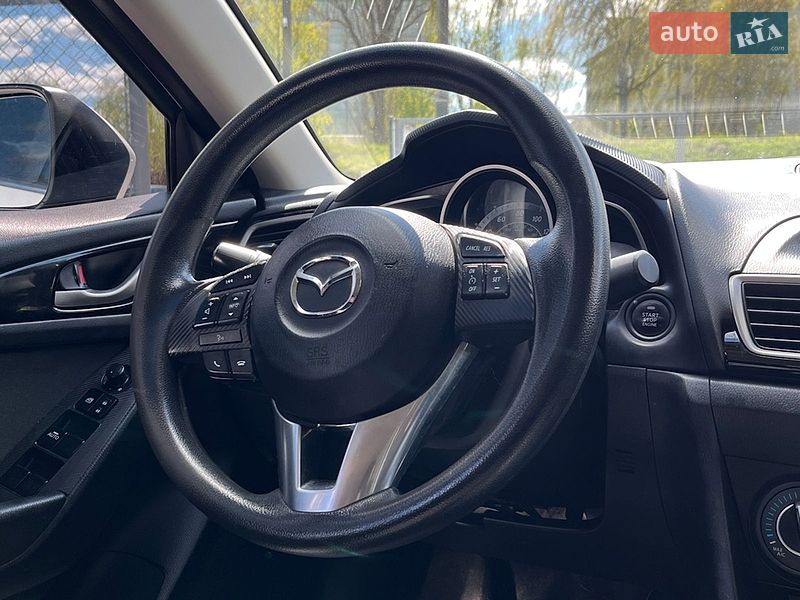 Седан Mazda 3 2016 в Стрые