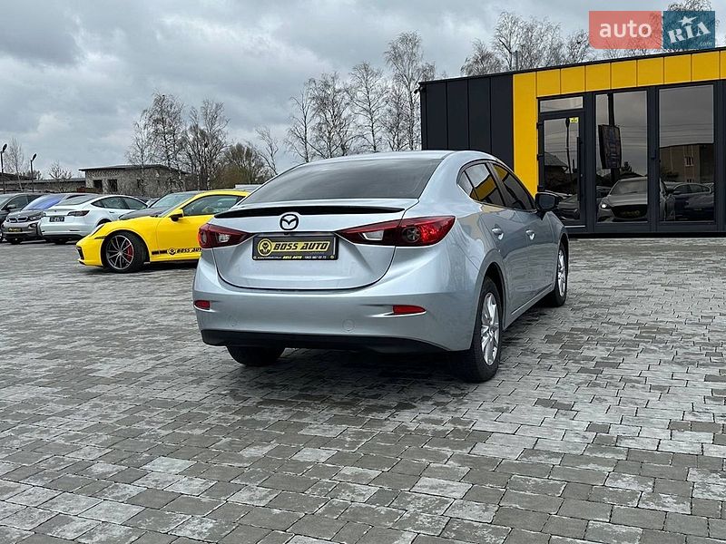 Седан Mazda 3 2017 в Ивано-Франковске