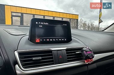 Седан Mazda 3 2017 в Ивано-Франковске