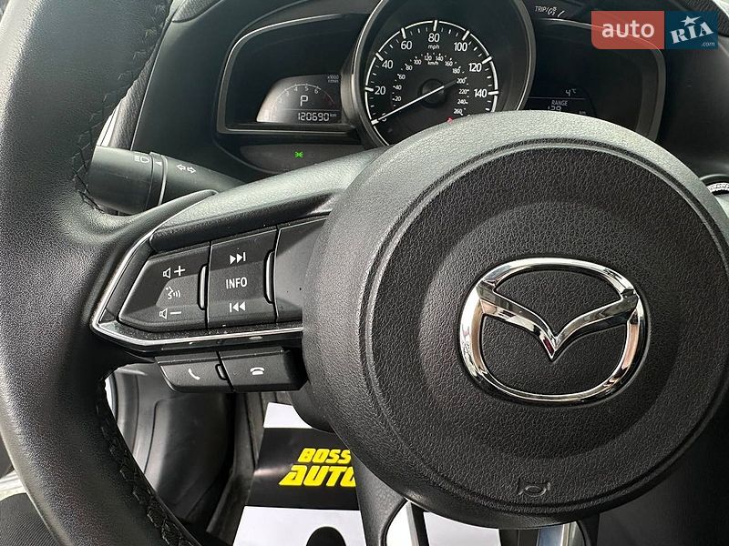 Седан Mazda 3 2017 в Ивано-Франковске