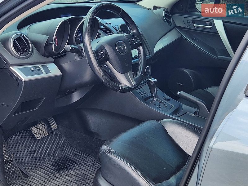 Хэтчбек Mazda 3 2013 в Днепре