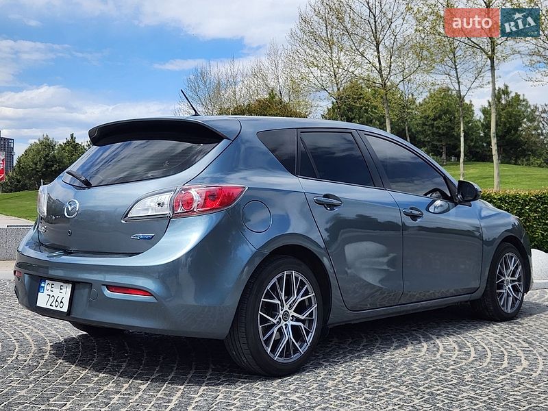 Хэтчбек Mazda 3 2013 в Днепре
