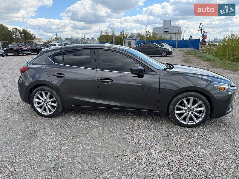 Хэтчбек Mazda 3 2017 в Днепре