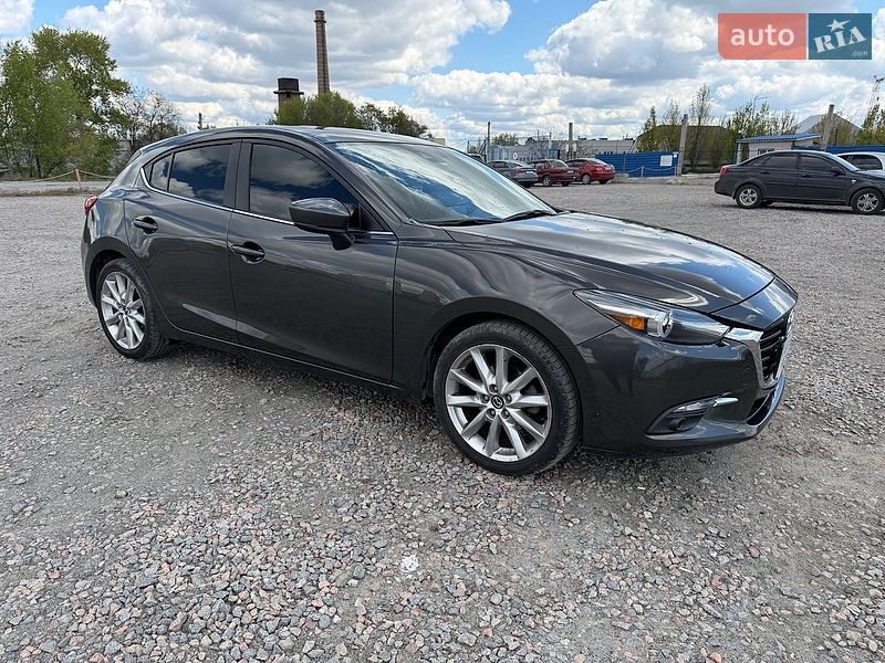 Хэтчбек Mazda 3 2017 в Днепре