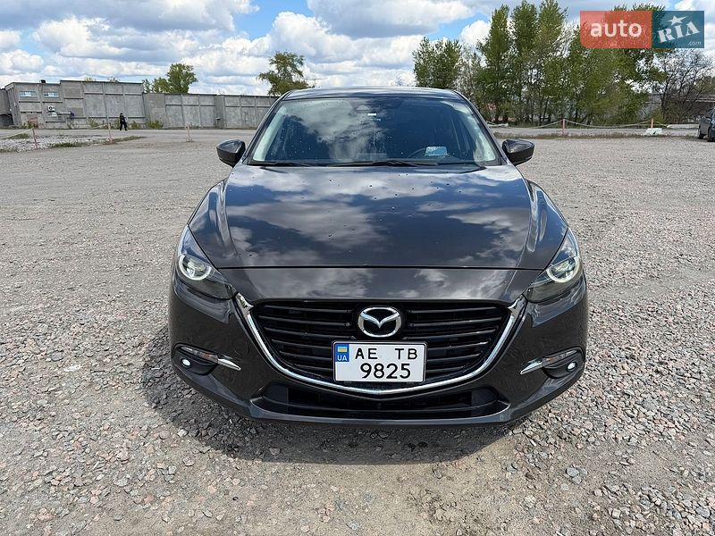 Хэтчбек Mazda 3 2017 в Днепре