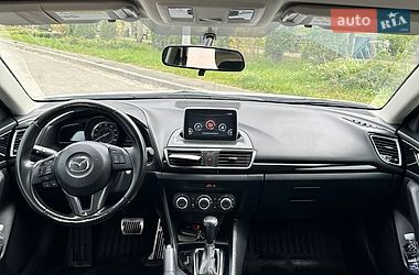 Седан Mazda 3 2015 в Киеве