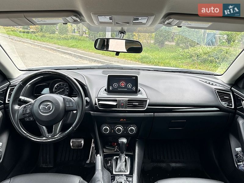 Седан Mazda 3 2015 в Киеве