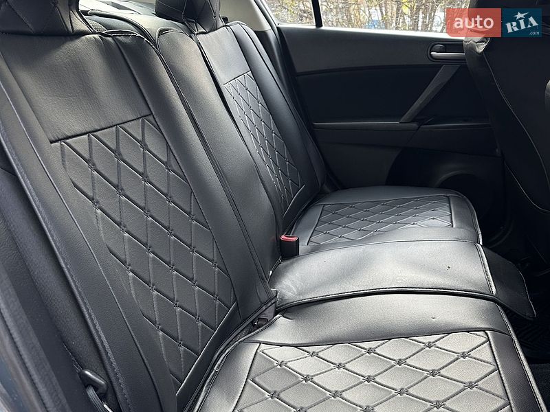 Седан Mazda 3 2012 в Виннице