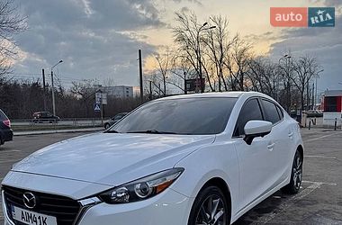 Седан Mazda 3 2017 в Сидоренкове