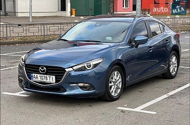 Седан Mazda 3 2017 в Киеве