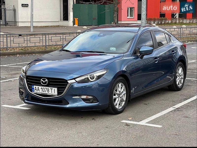 Седан Mazda 3 2017 в Киеве
