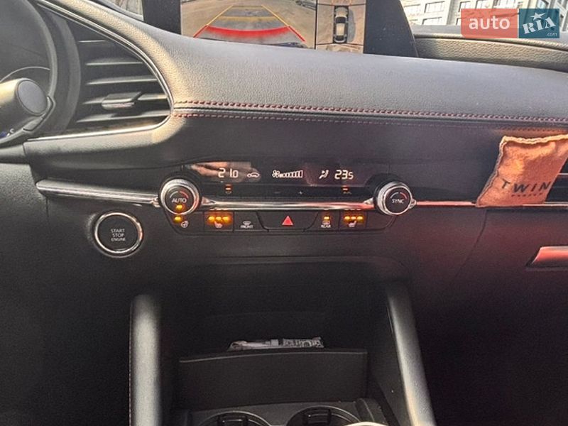 Хэтчбек Mazda 3 2022 в Киеве