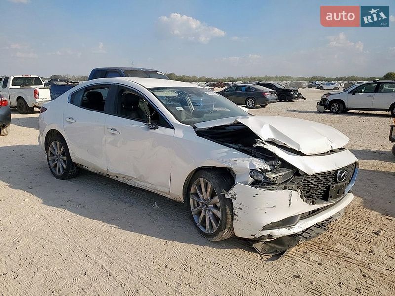 Седан Mazda 3 2021 в Холодноводке