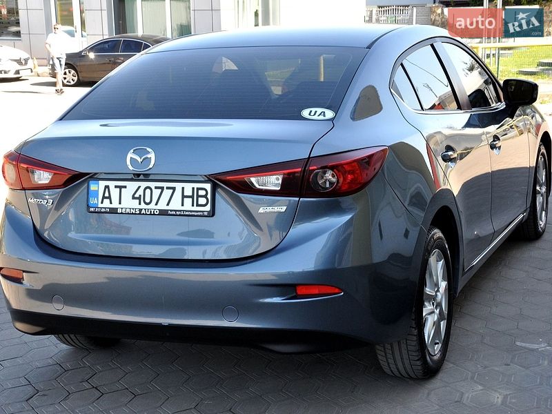 Седан Mazda 3 2016 в Львове
