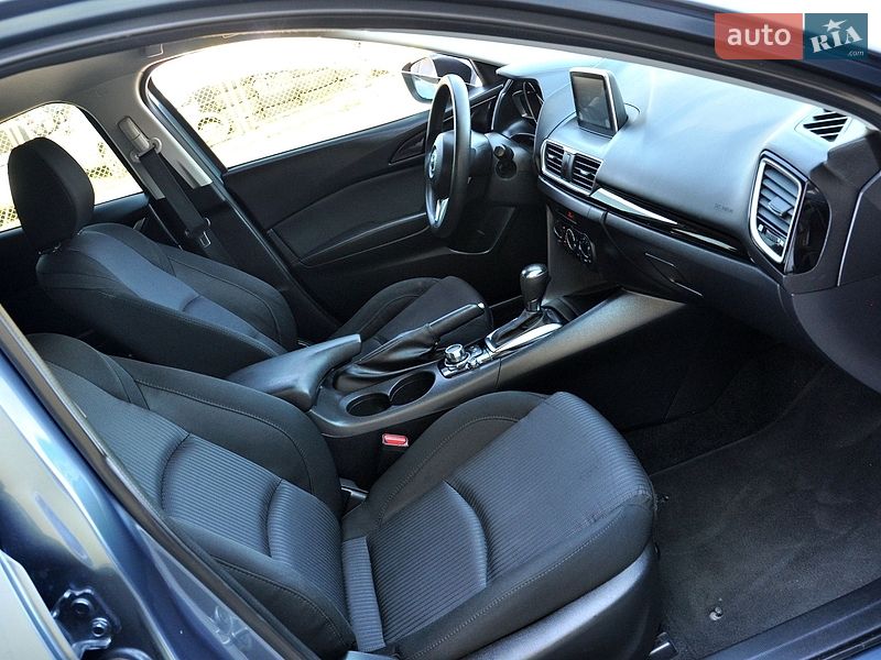 Седан Mazda 3 2016 в Львове