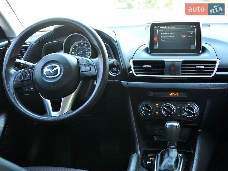 Седан Mazda 3 2016 в Львове