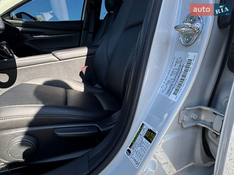 Седан Mazda 3 2025 в Дніпрі