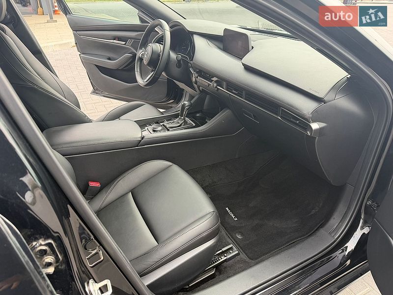 Хэтчбек Mazda 3 2023 в Львове