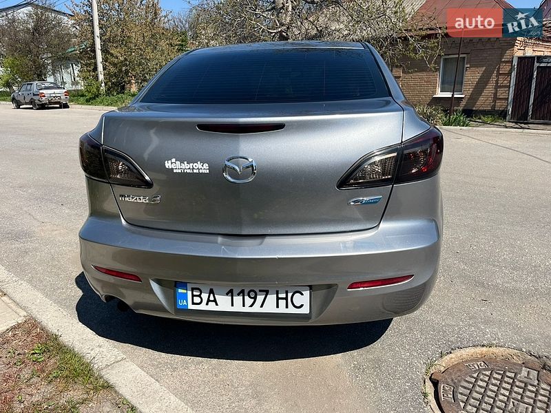 Седан Mazda 3 2012 в Кропивницком