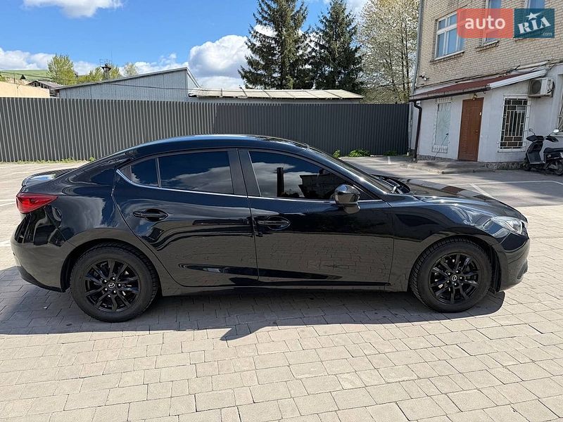 Седан Mazda 3 2014 в Львове