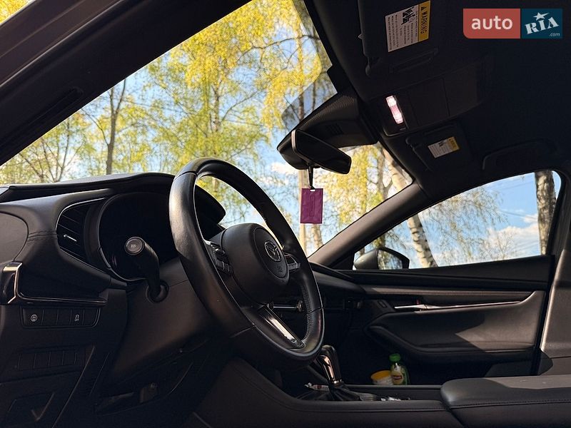 Хэтчбек Mazda 3 2019 в Ахтырке