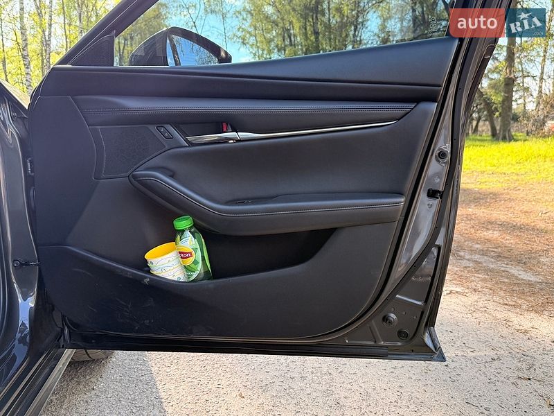 Хэтчбек Mazda 3 2019 в Ахтырке