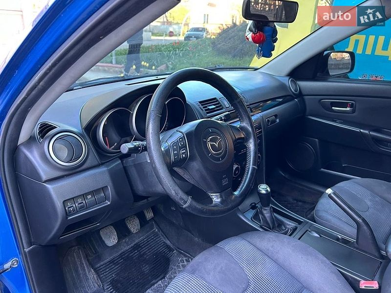 Хэтчбек Mazda 3 2005 в Могилев-Подольске