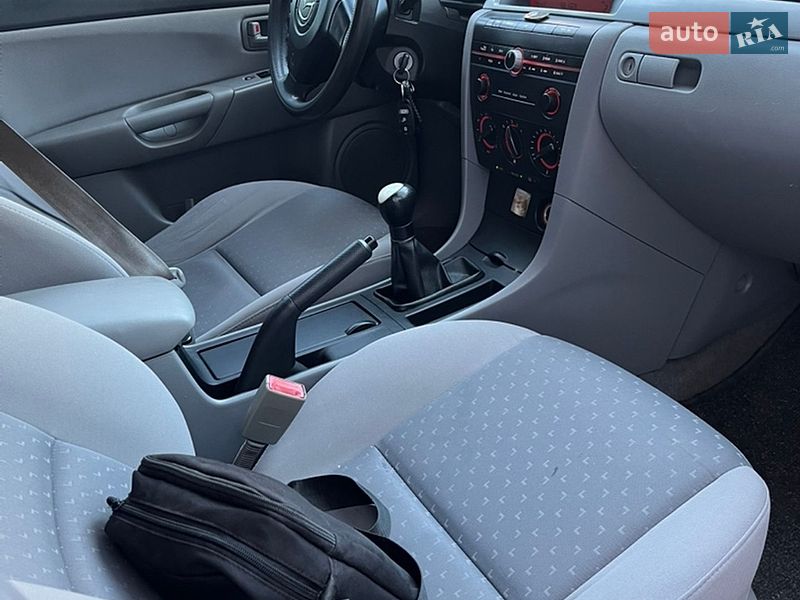 Хэтчбек Mazda 3 2004 в Ивано-Франковске