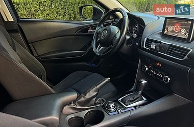 Седан Mazda 3 2016 в Черноморске