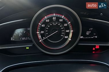 Седан Mazda 3 2016 в Черноморске