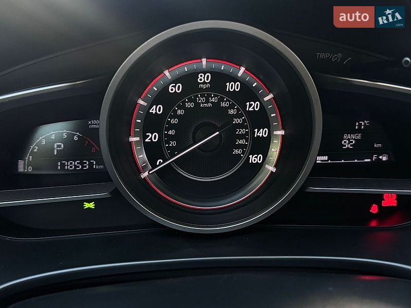 Седан Mazda 3 2016 в Черноморске