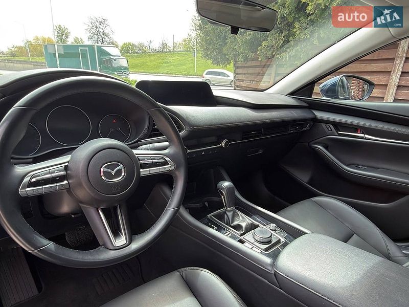 Седан Mazda 3 2023 в Львове