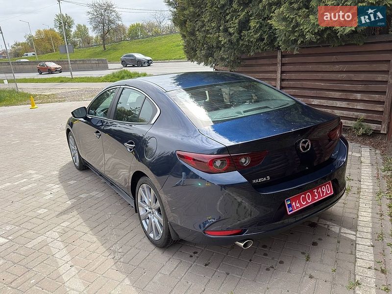 Седан Mazda 3 2023 в Львове