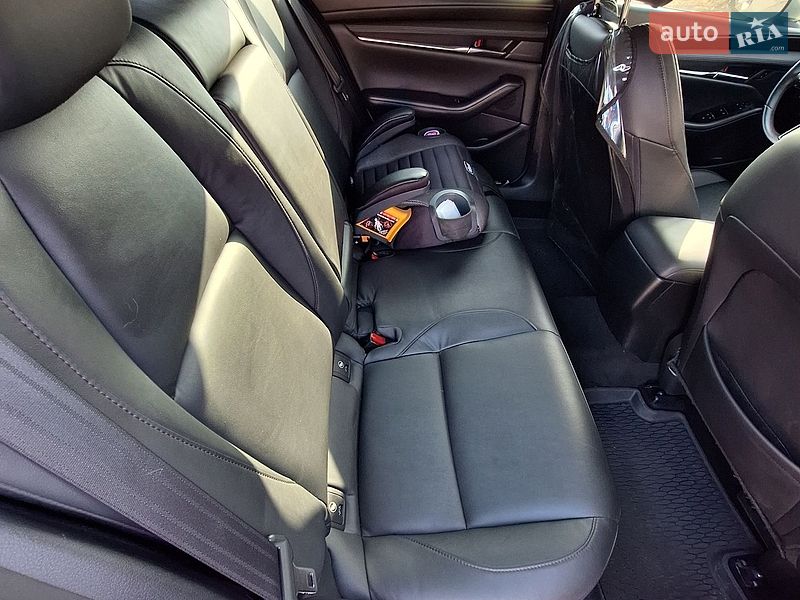 Седан Mazda 3 2019 в Борисполі