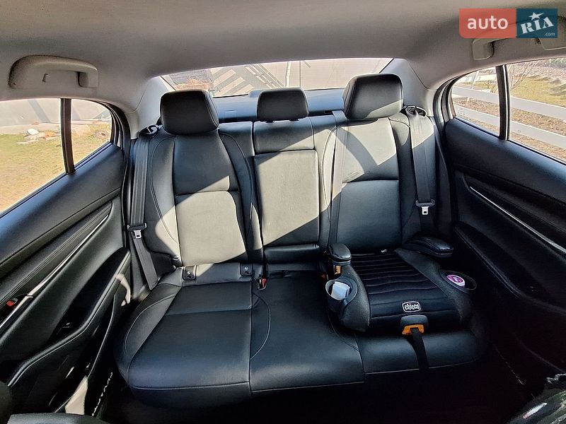 Седан Mazda 3 2019 в Борисполі