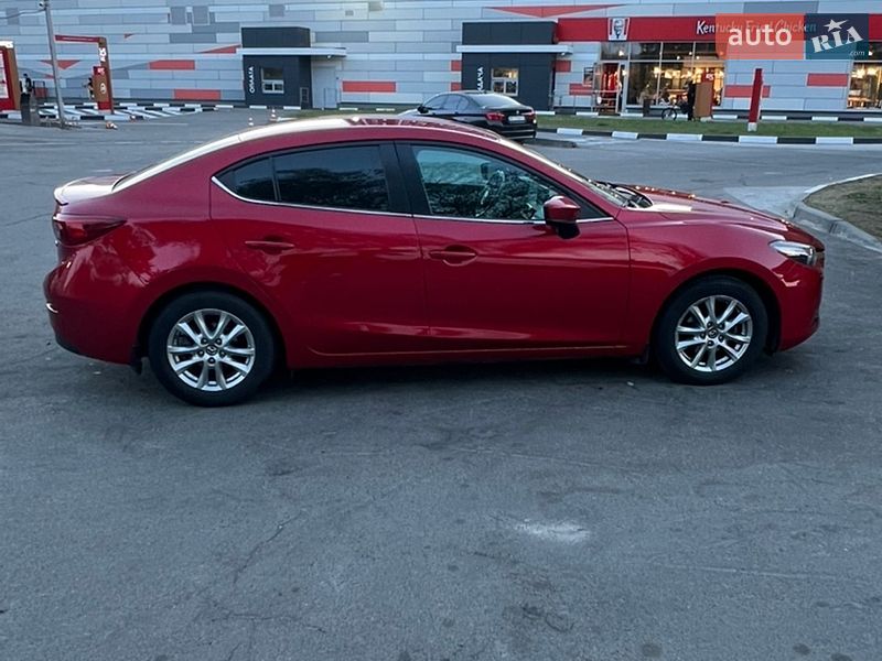 Седан Mazda 3 2017 в Львове