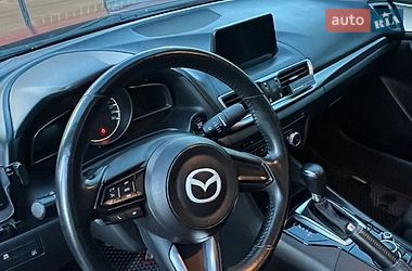 Седан Mazda 3 2017 в Львове