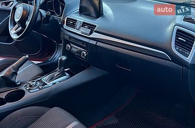 Седан Mazda 3 2017 в Львове