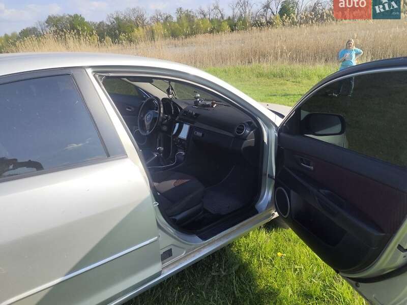 Седан Mazda 3 2004 в Харькове